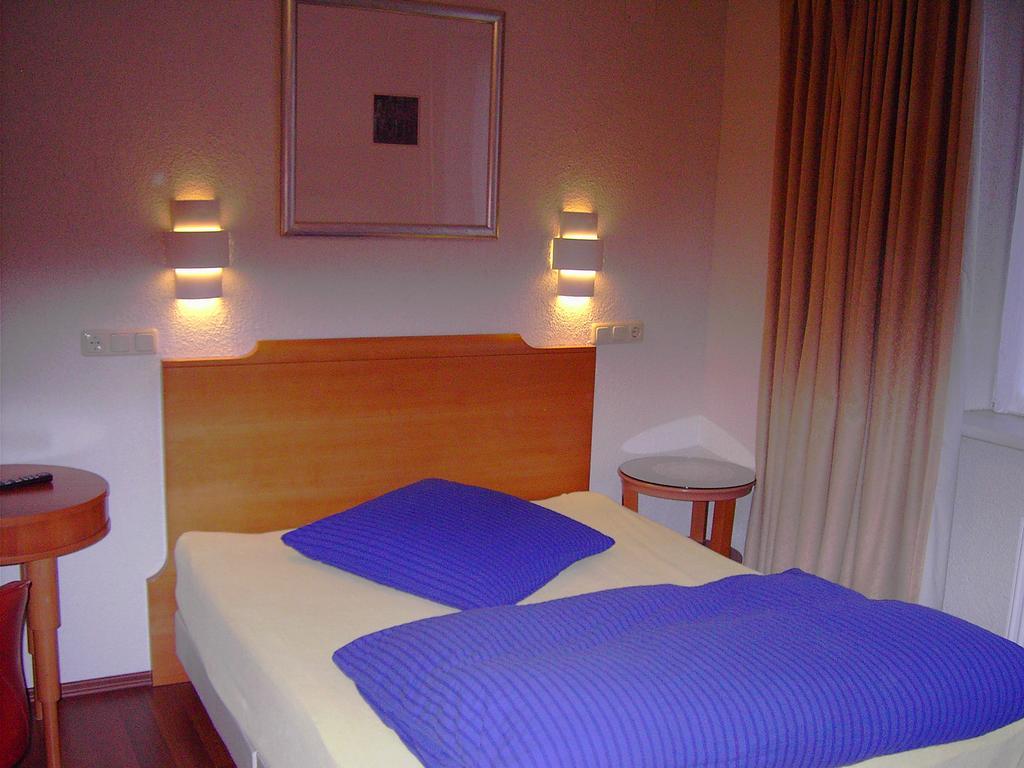 Hessisches Haus Hotel Rossdorf  Bagian luar foto