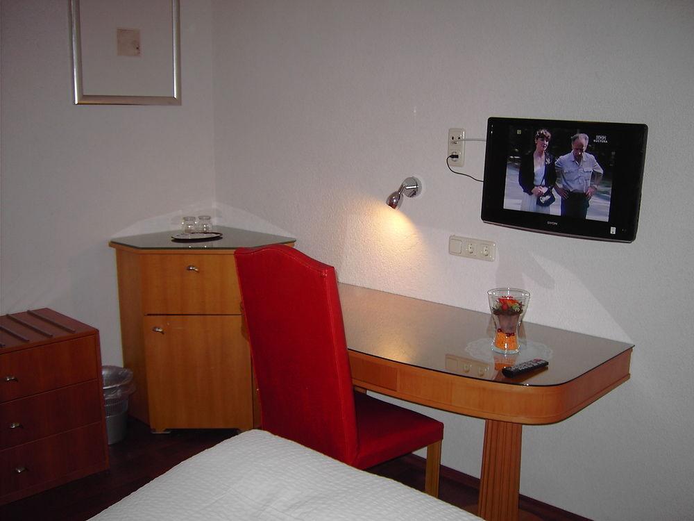 Hessisches Haus Hotel Rossdorf  Bagian luar foto