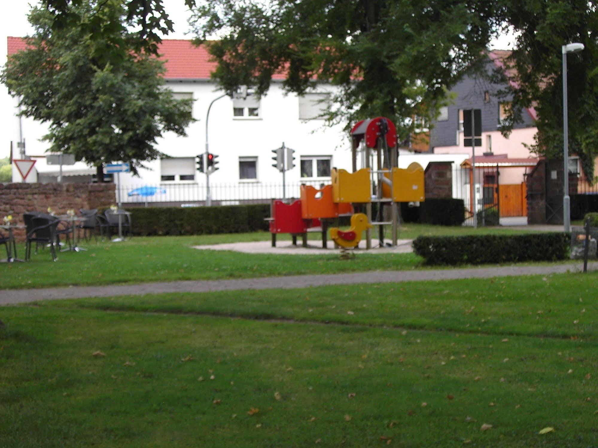 Hessisches Haus Hotel Rossdorf  Bagian luar foto