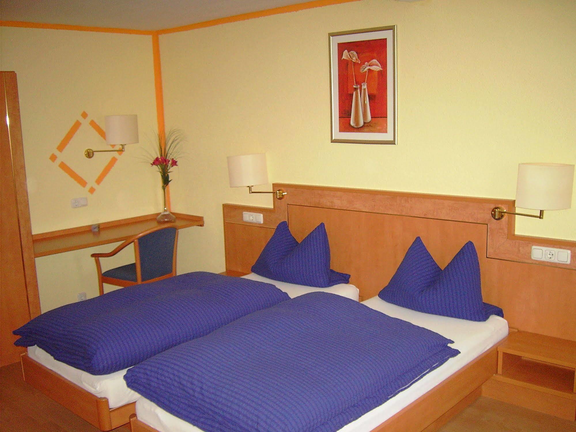 Hessisches Haus Hotel Rossdorf  Bagian luar foto
