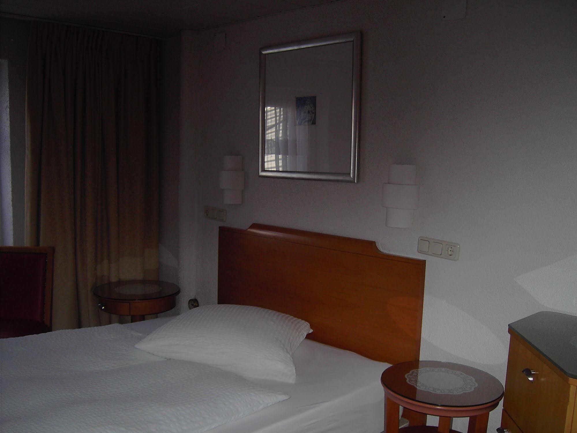 Hessisches Haus Hotel Rossdorf  Bagian luar foto