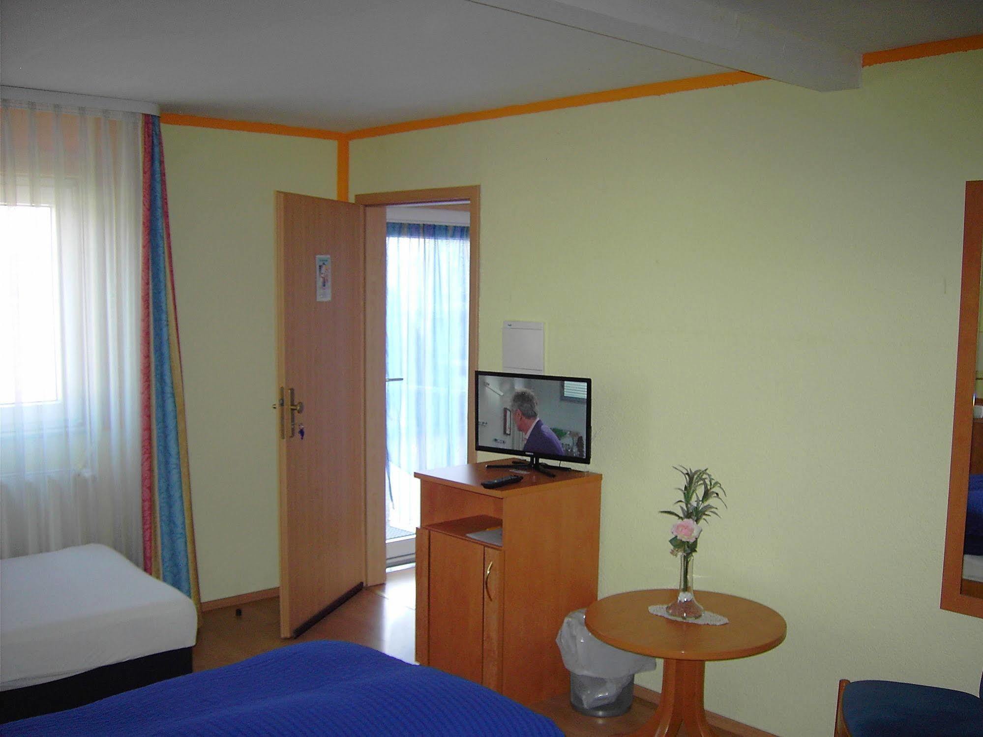 Hessisches Haus Hotel Rossdorf  Bagian luar foto