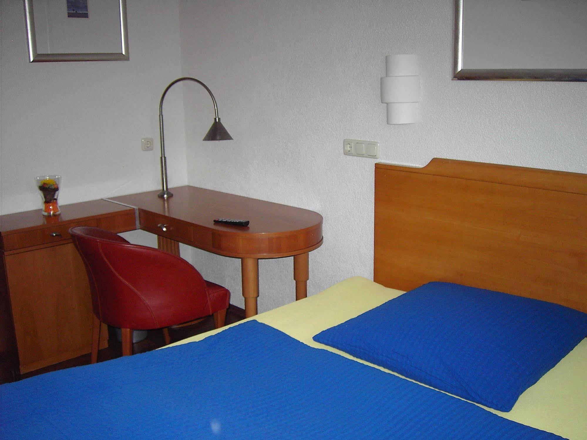 Hessisches Haus Hotel Rossdorf  Bagian luar foto